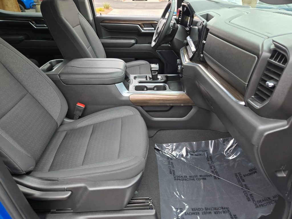 2023 Chevrolet Silverado 1500 RST photo 14