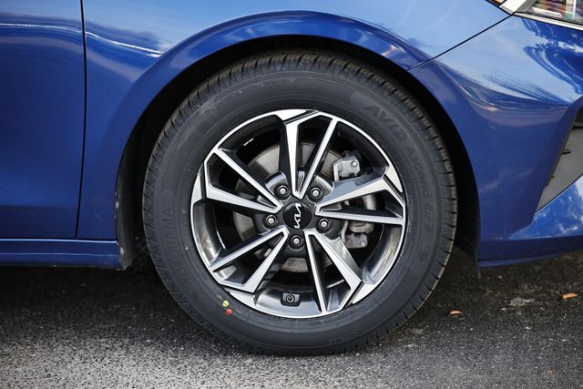 2022 Kia Forte LXS photo 4
