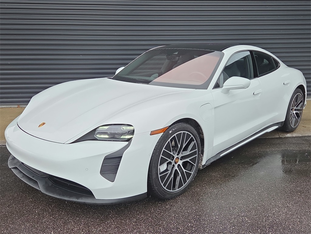 2020 Porsche Taycan S's photo