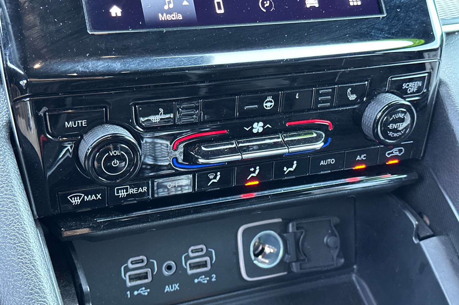 2024 Jeep Grand Cherokee Altitude photo 18