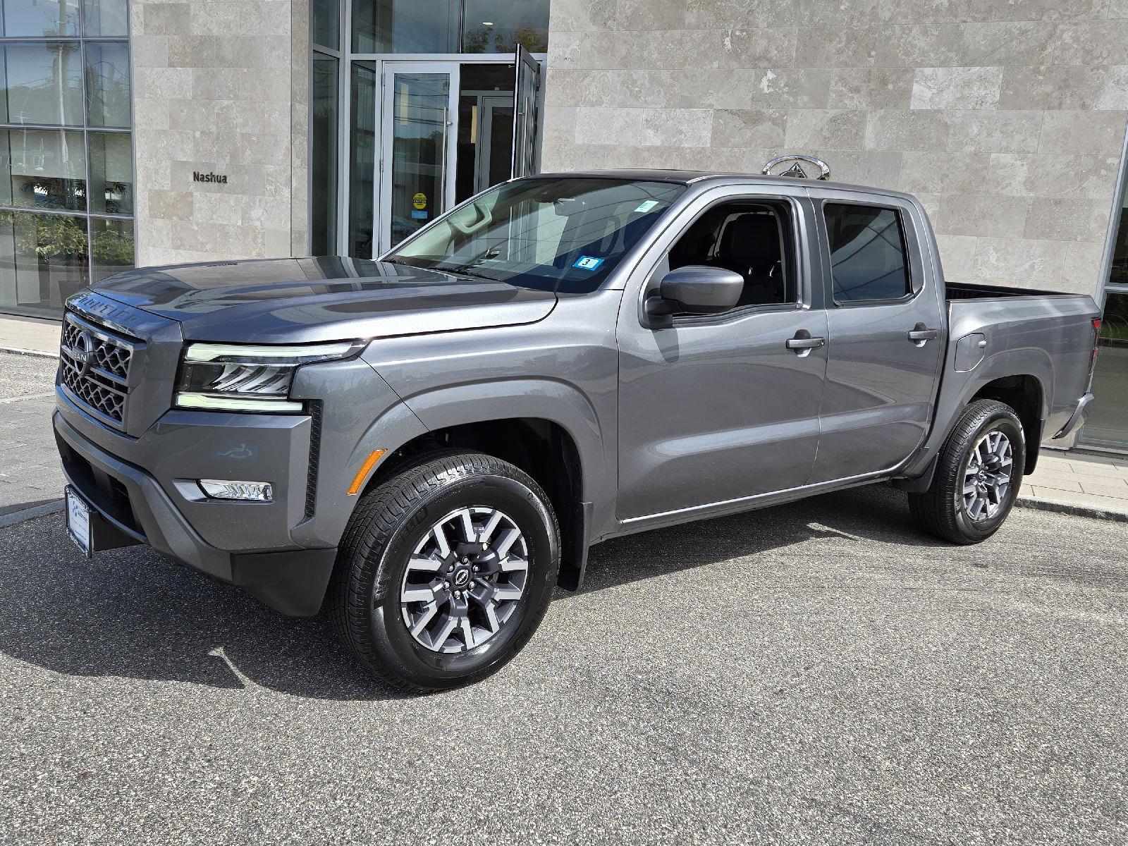 2024 Nissan Frontier SL photo 2