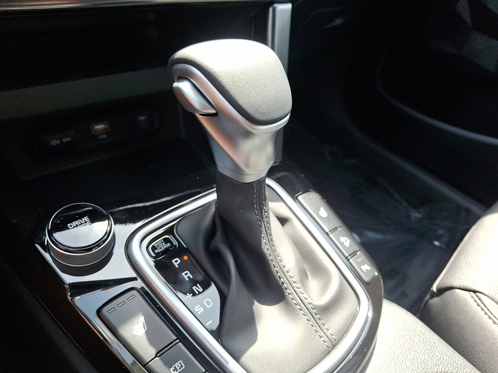 2026 Kia Seltos EX photo 8