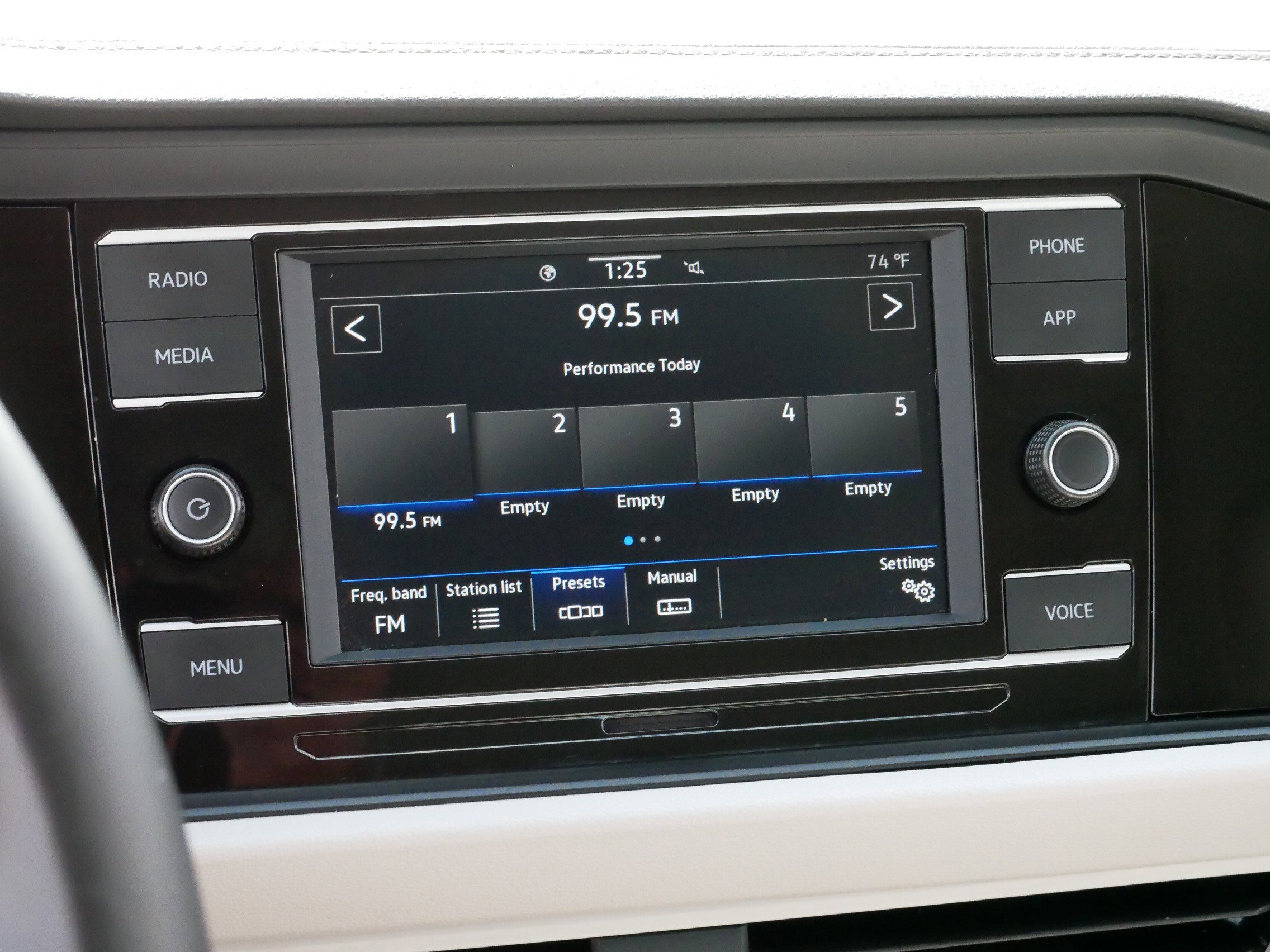 2022 Volkswagen Jetta S photo 17