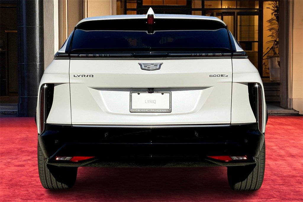 2025 Cadillac Lyriq Luxury photo 5
