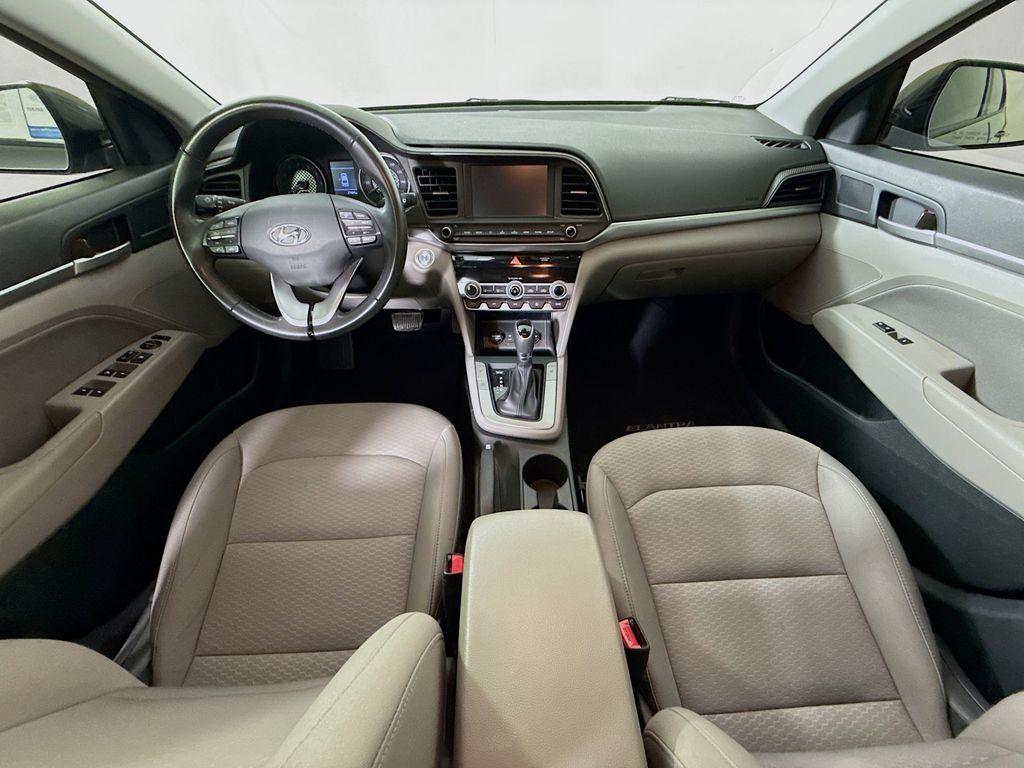 2020 Hyundai Elantra Value Edition photo 4