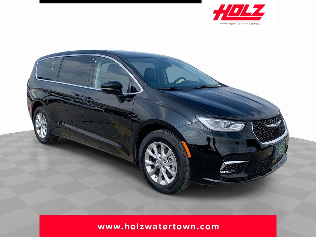 2024 Chrysler Pacifica Touring L's photo