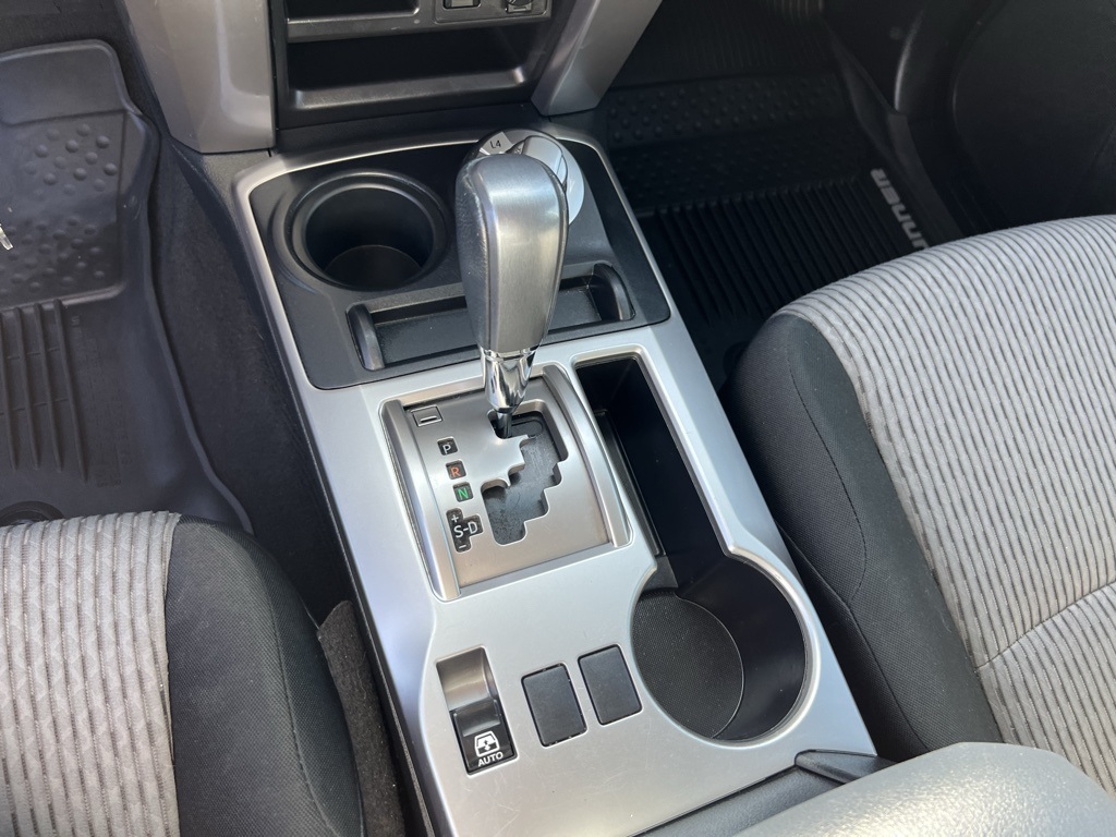 2018 Toyota 4Runner SR5 photo 22