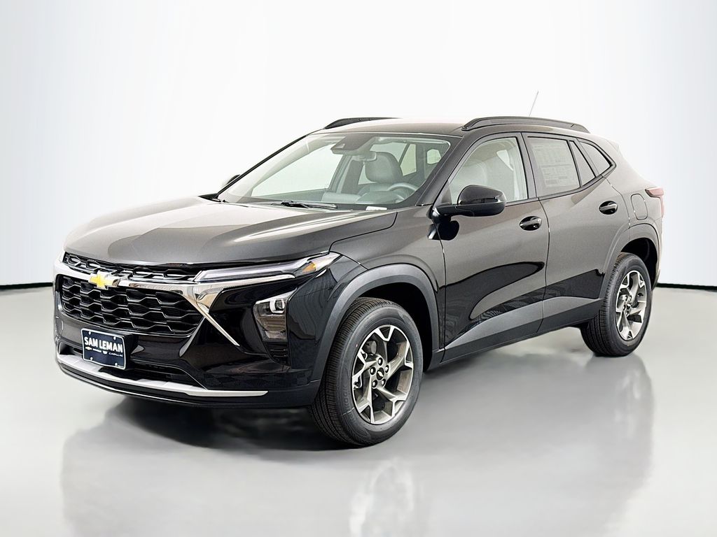 2025 Chevrolet Trax LT photo 3