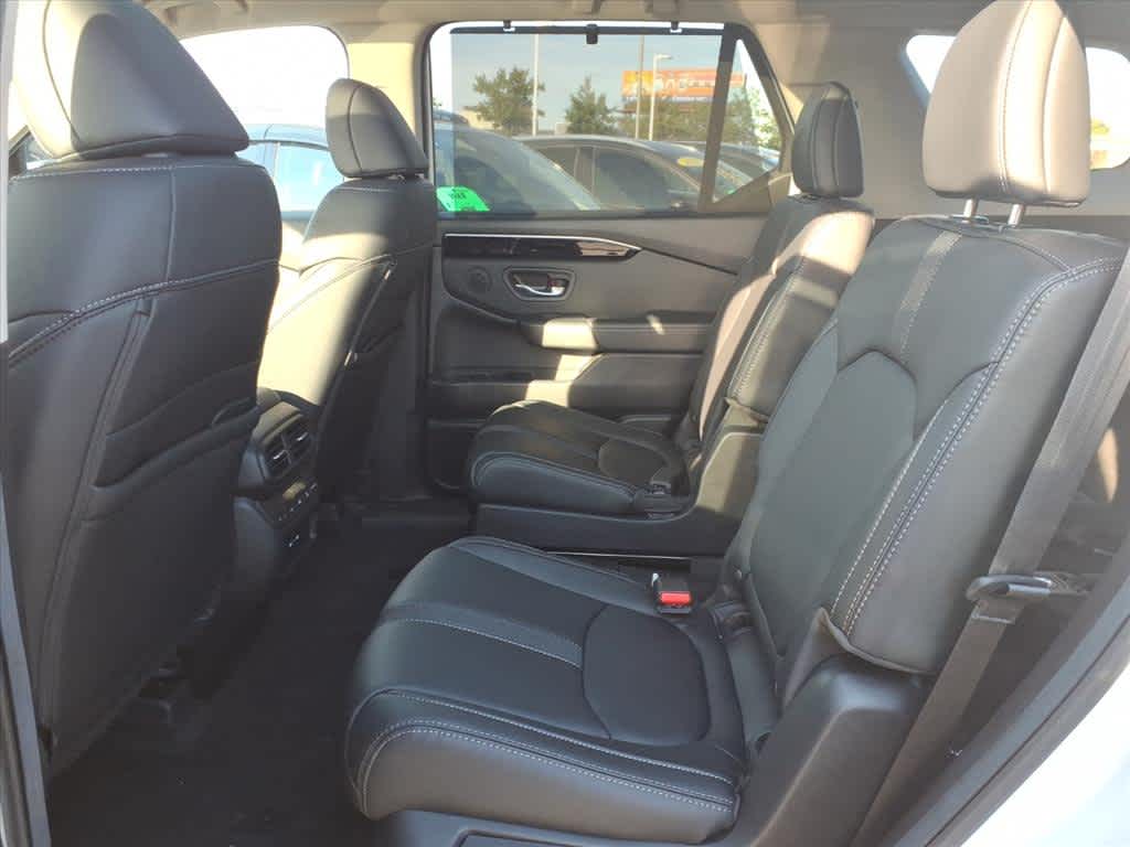 2025 Honda Pilot Touring photo 6