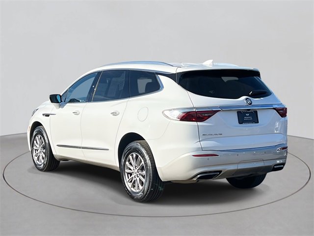 2024 Buick Enclave Essence photo 3