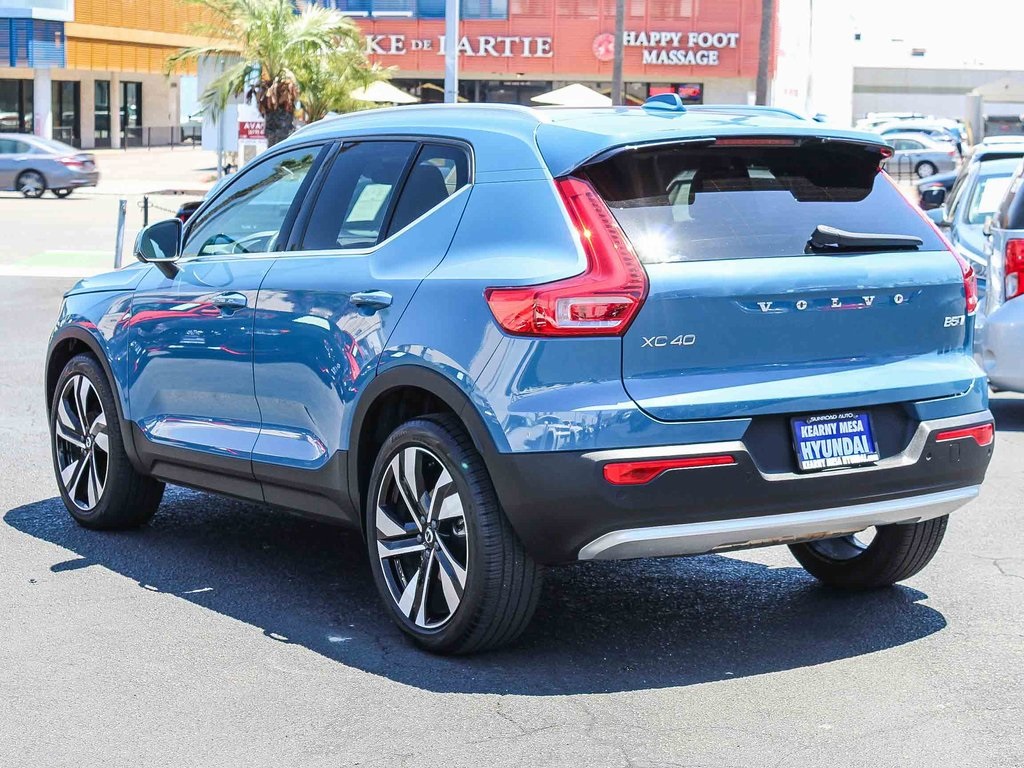 2023 Volvo XC40 Plus photo 6