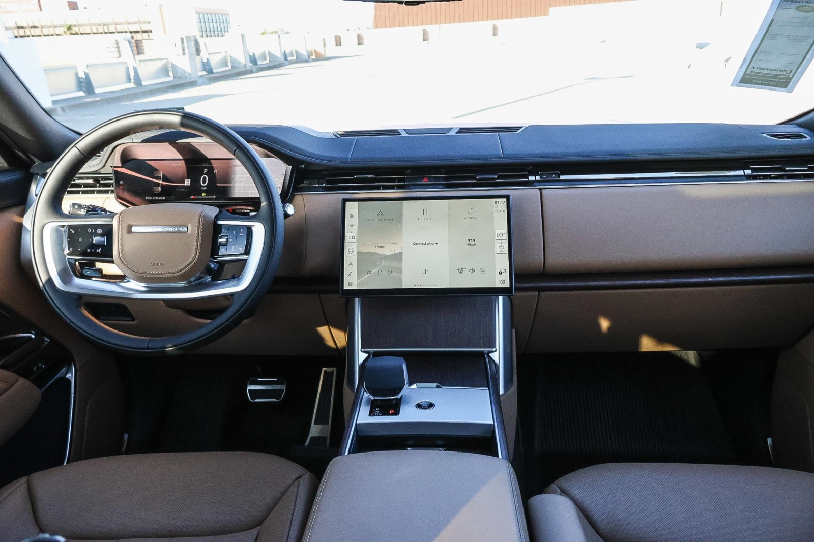 2025 Land Rover Range Rover SE photo 11