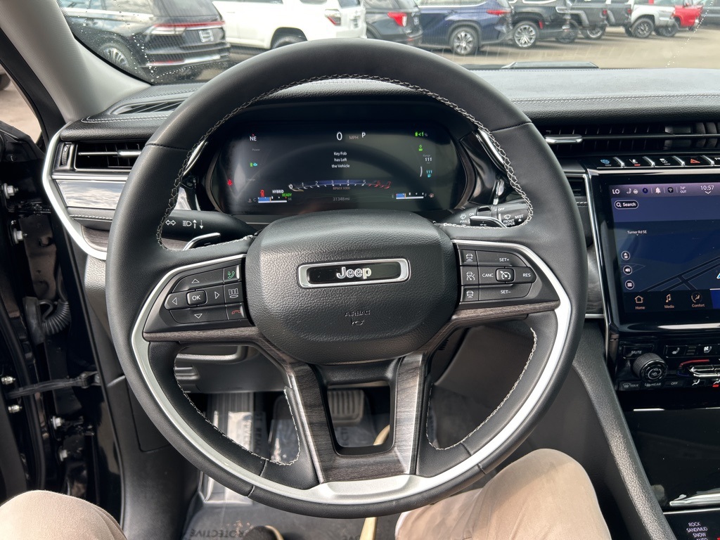 2023 Jeep Cherokee Base photo 17