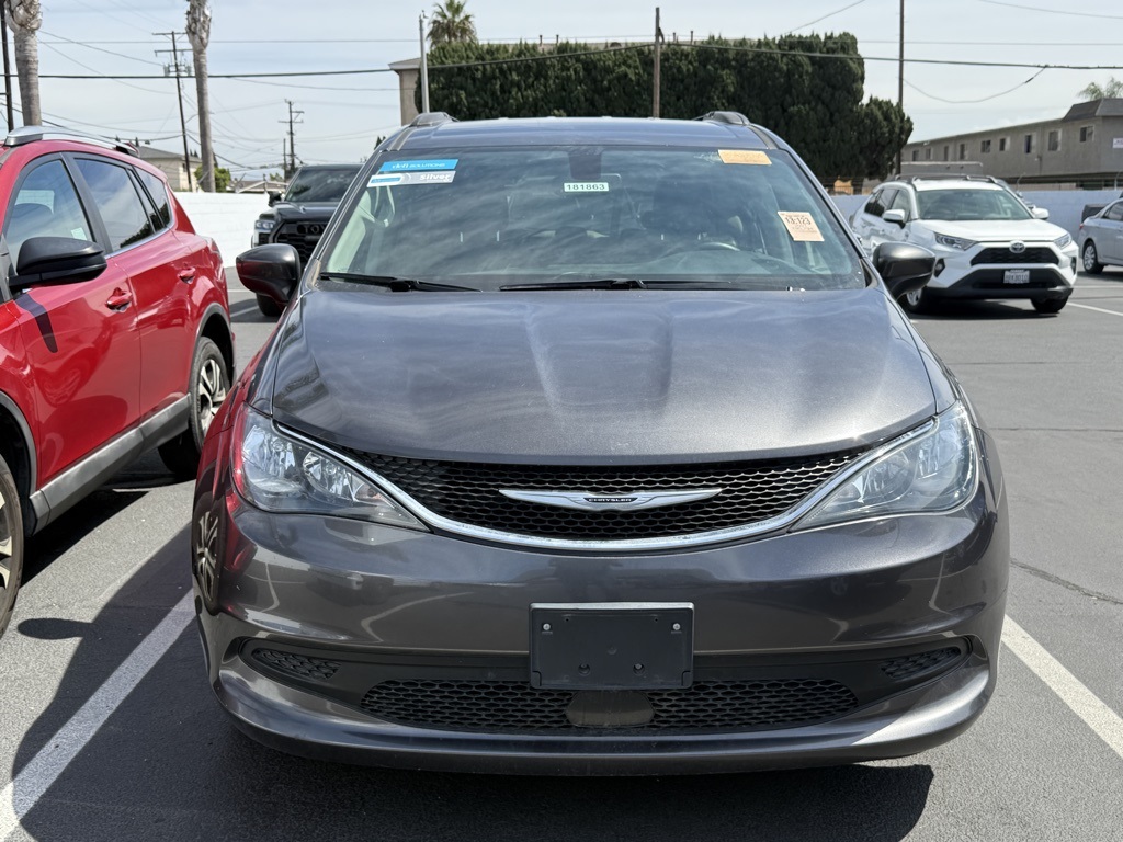 2021 Chrysler Voyager LXi photo 3
