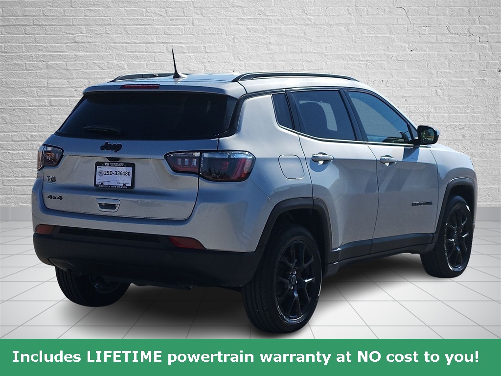 2026 Jeep Compass Latitude photo 3