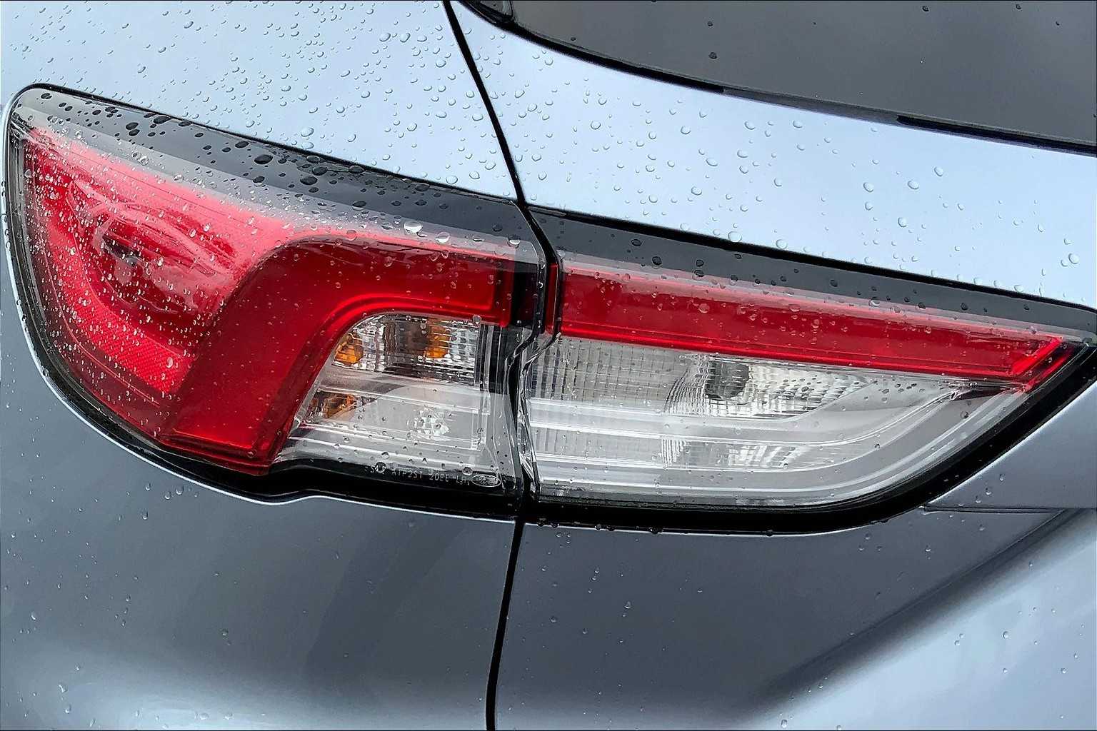 2022 Ford Escape SEL photo 27