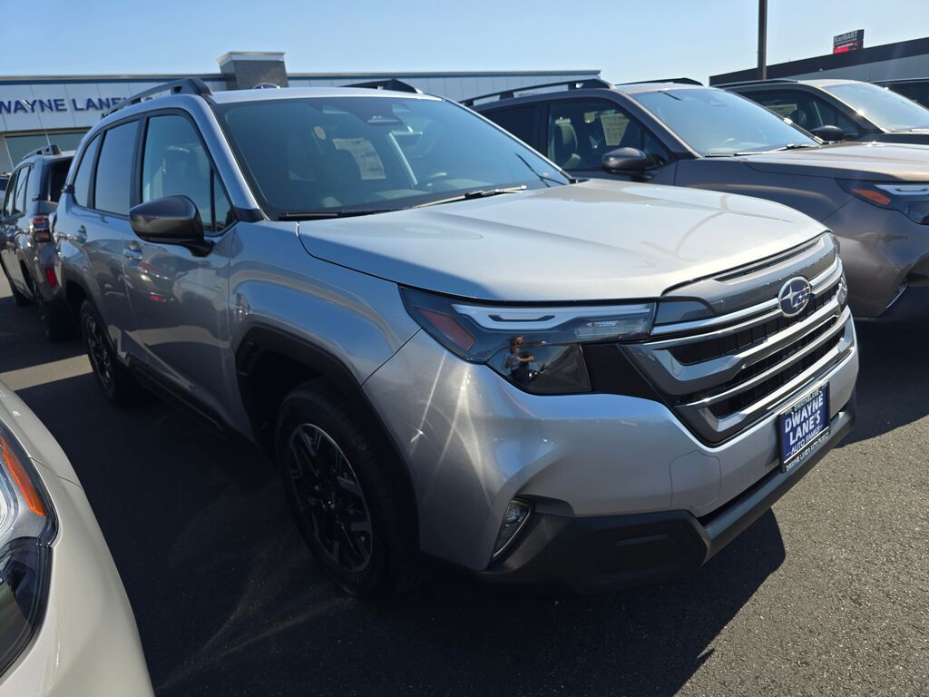 2025 Subaru Forester Premium photo 3