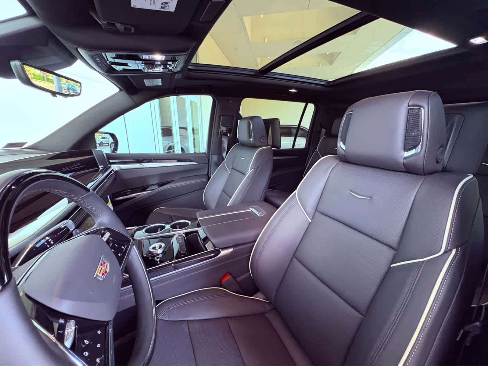 2025 Cadillac Escalade ESV Sport photo 9