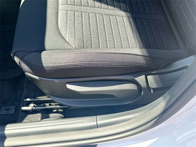 2026 Kia K5 LXS photo 17