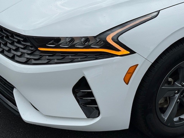 2023 Kia K5 LXS photo 9