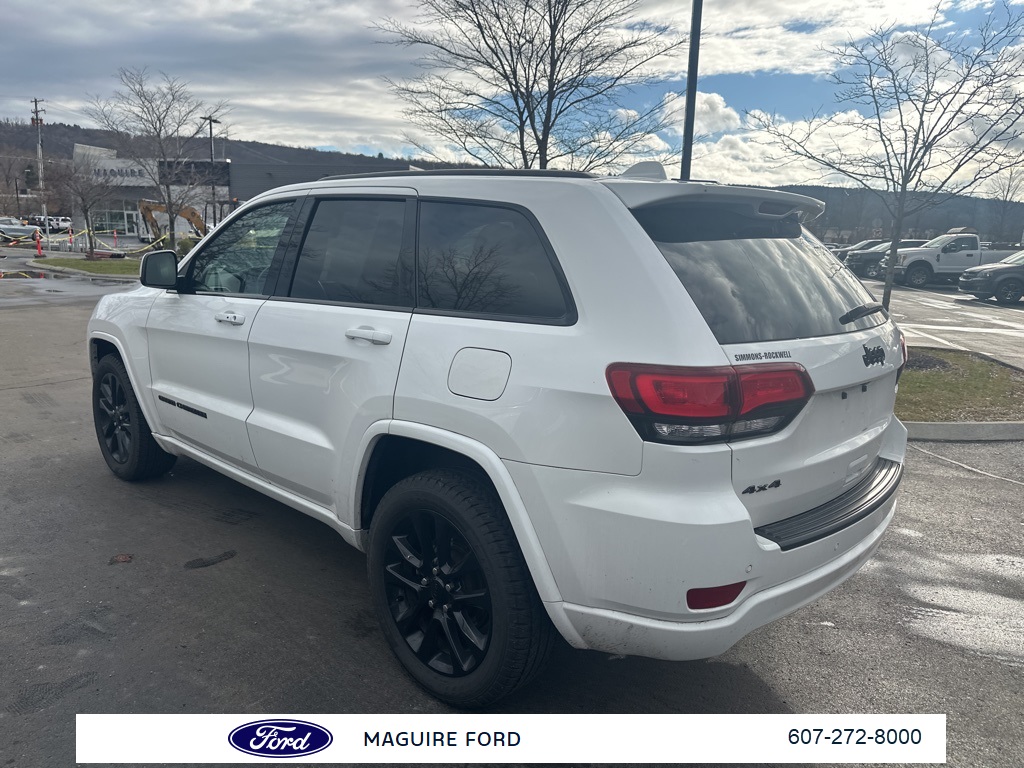 2021 Jeep Grand Cherokee Laredo X Altitude photo 4