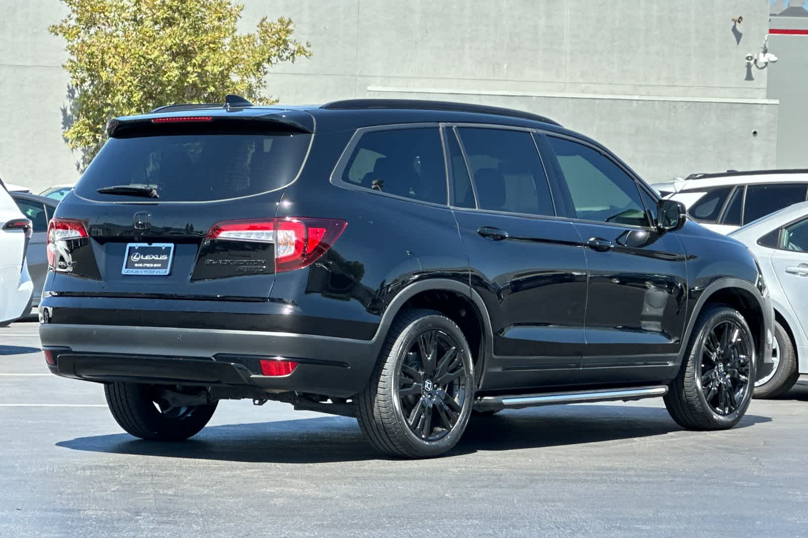 2022 Honda Pilot Black Edition photo 2