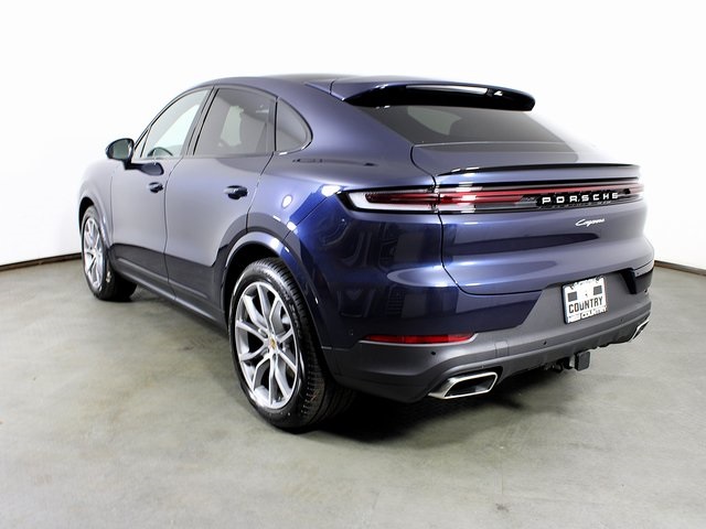 2025 Porsche Cayenne photo 3
