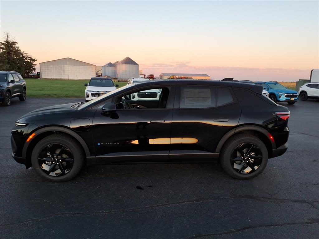 2026 Chevrolet Equinox EV 1LT photo 2