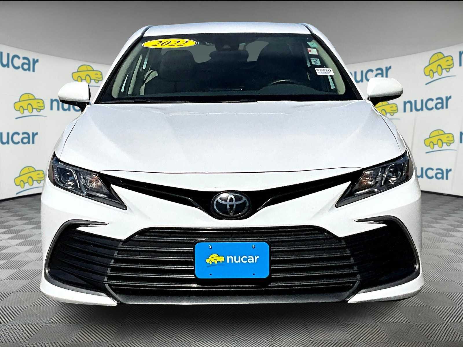 2022 Toyota Camry LE photo 2