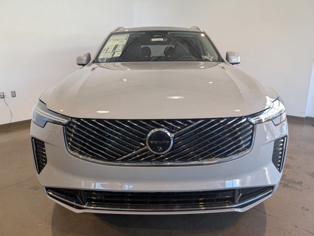 2026 Volvo XC90 photo 2