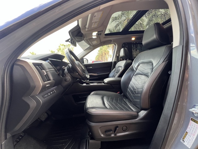 2022 Nissan Pathfinder Platinum photo 22