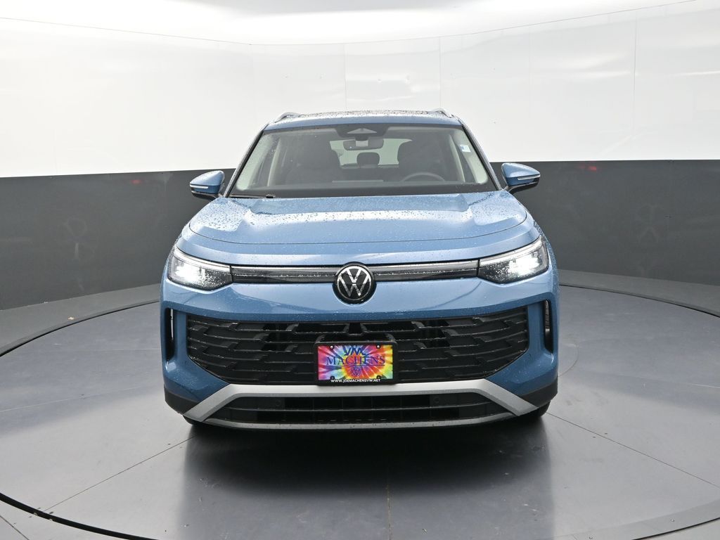 2025 Volkswagen Tiguan SE photo 2