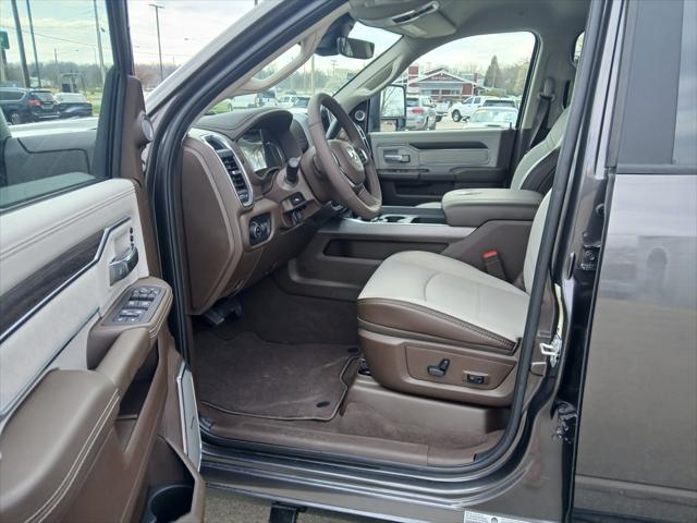 2025 Ram 3500 Laramie photo 13