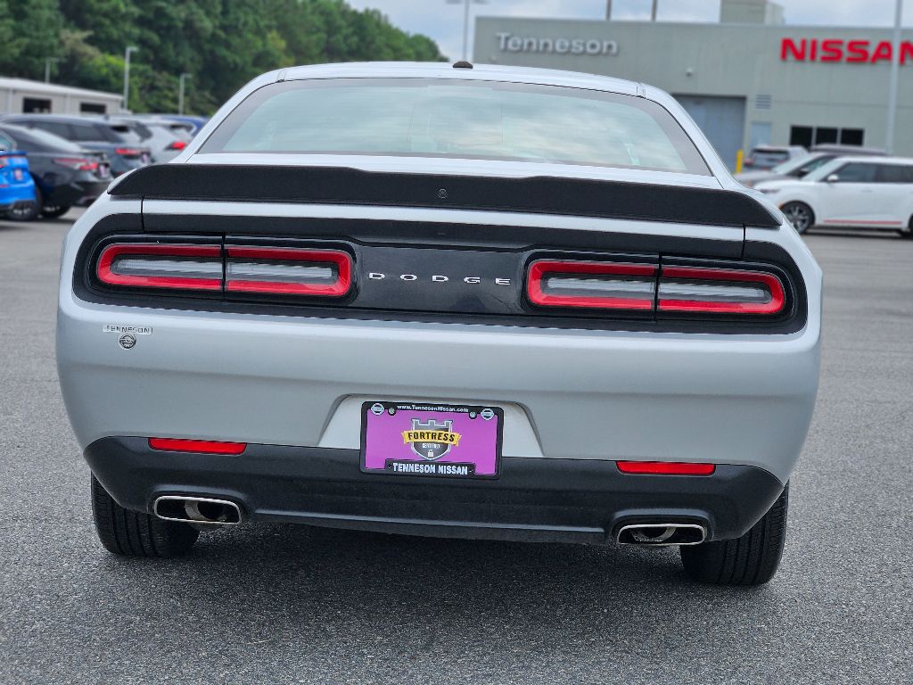2023 Dodge Challenger SXT photo 3