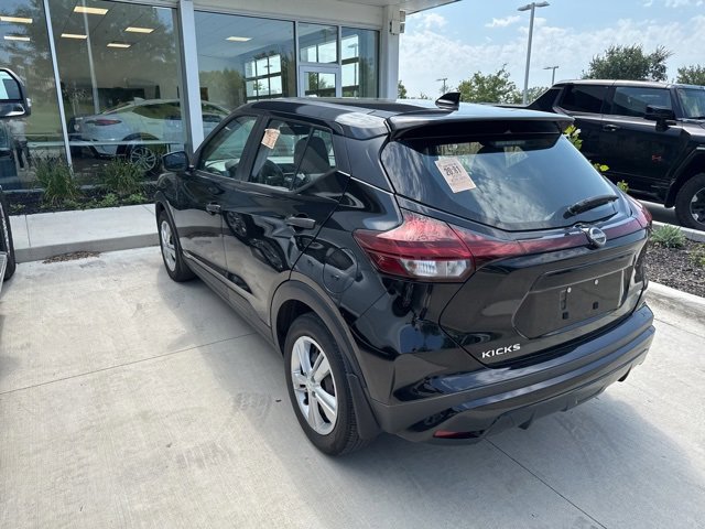 2022 Nissan Kicks S photo 3