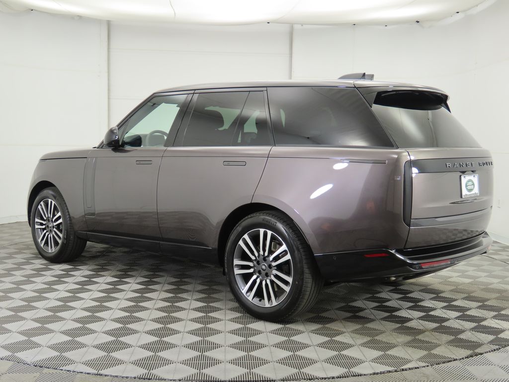 2025 Land Rover Range Rover SE photo 7