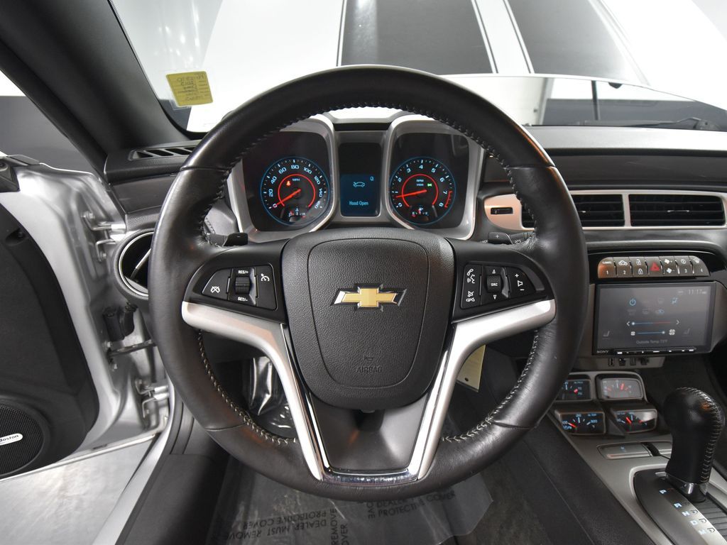 2013 Chevrolet Camaro 2LT photo 22