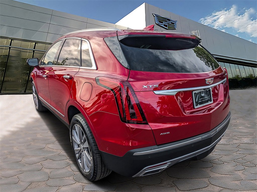2024 Cadillac XT5 Platinum Premium Luxury photo 3