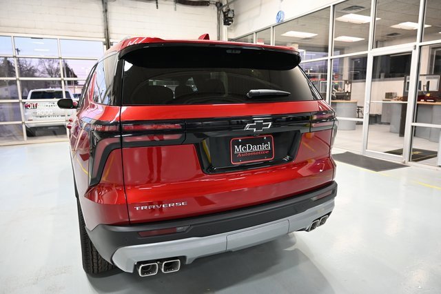 2026 Chevrolet Traverse photo 4