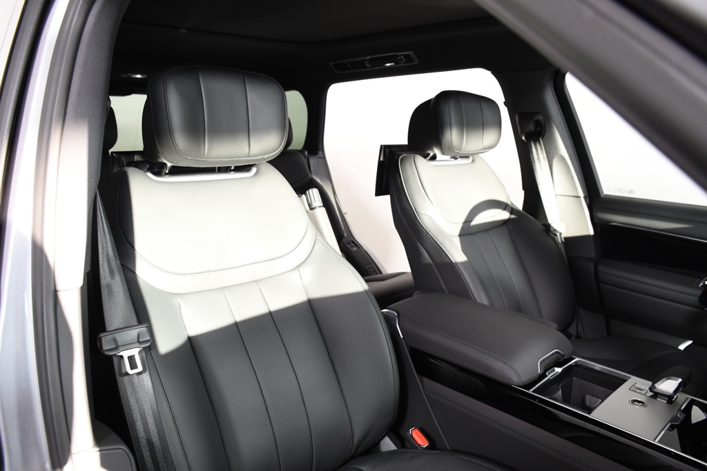 2025 Land Rover Range Rover Autobiography photo 19