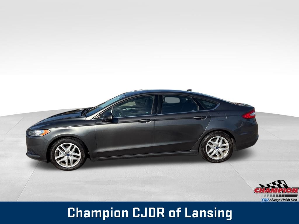 2016 Ford Fusion SE photo 3