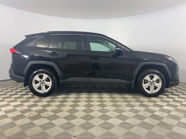 2021 Toyota RAV4 XLE photo 7