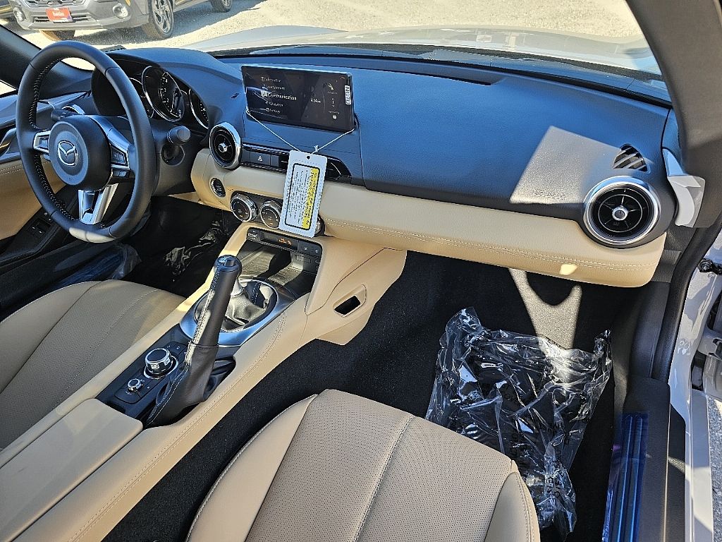 2025 Mazda MX-5 Miata Miata RF Grand Touring photo 15