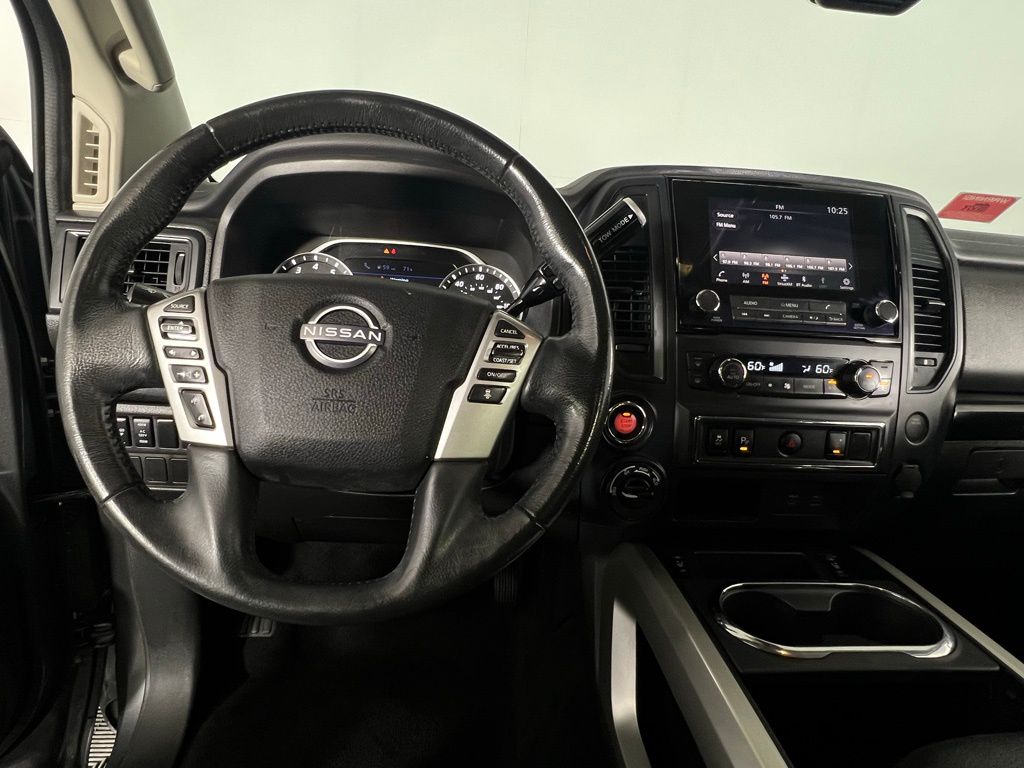 2024 Nissan Titan SV photo 9
