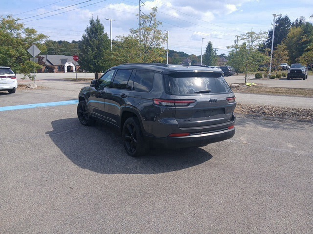 2023 Jeep Grand Cherokee Altitude photo 3