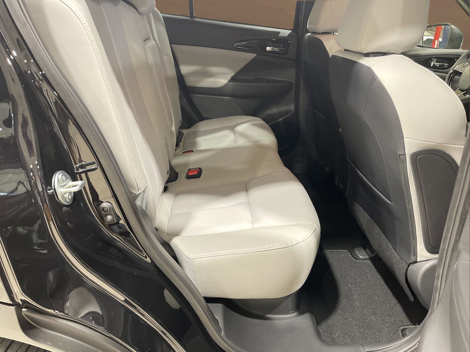 2025 Mitsubishi Eclipse Cross SEL photo 11