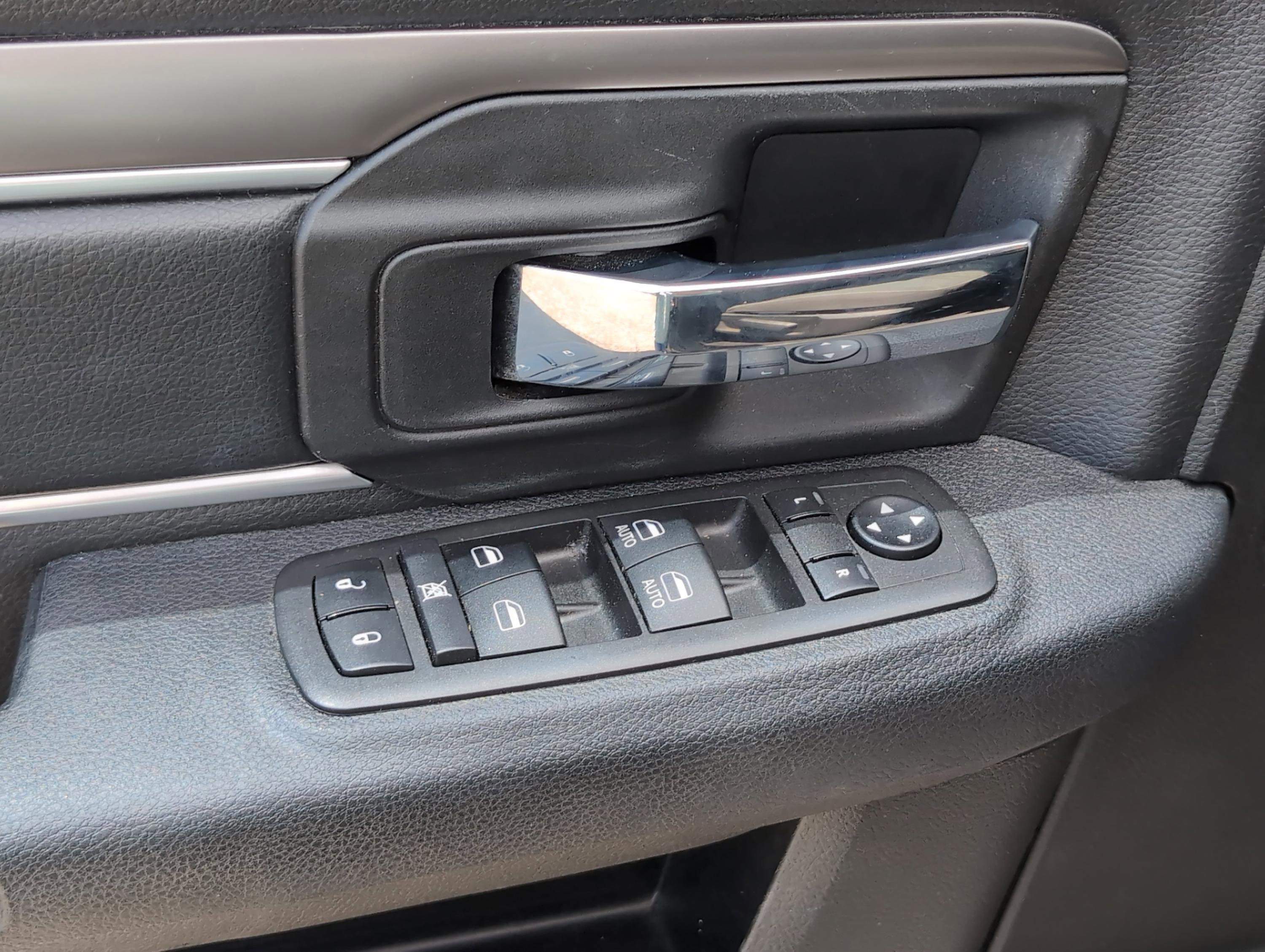 2023 Ram 1500 Classic Warlock photo 12