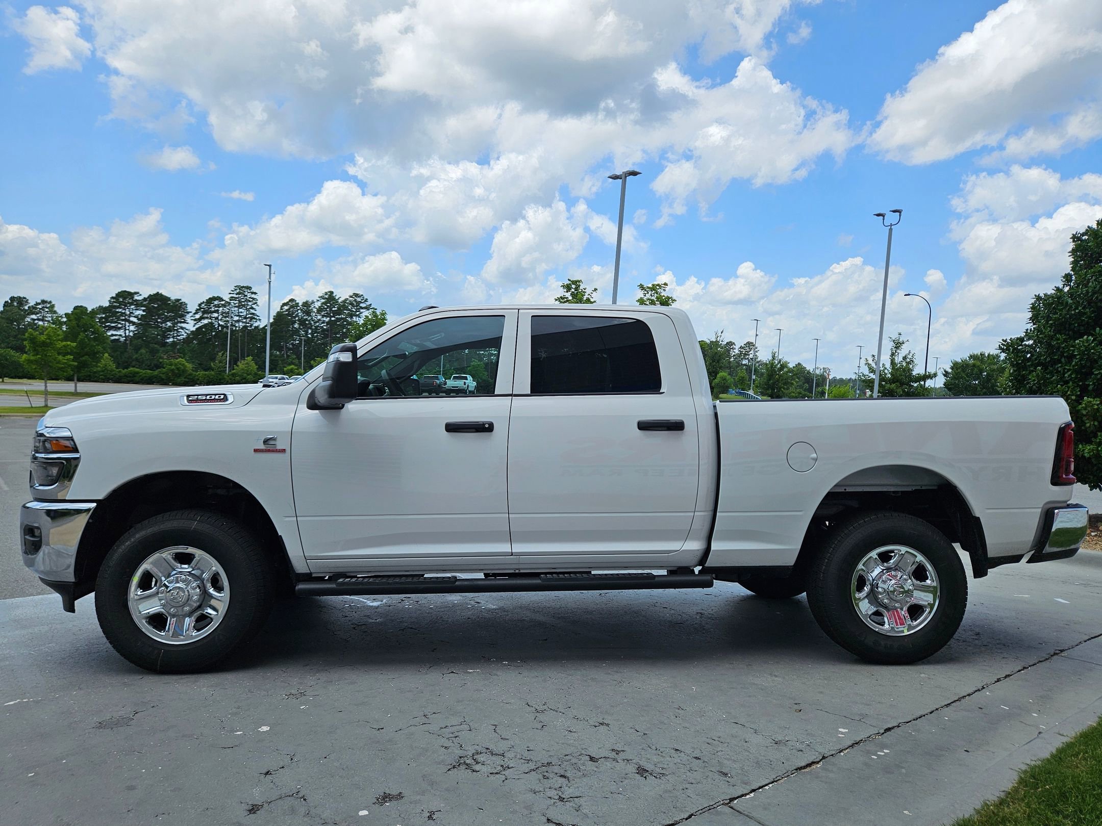 2025 Ram 2500 Tradesman photo 4