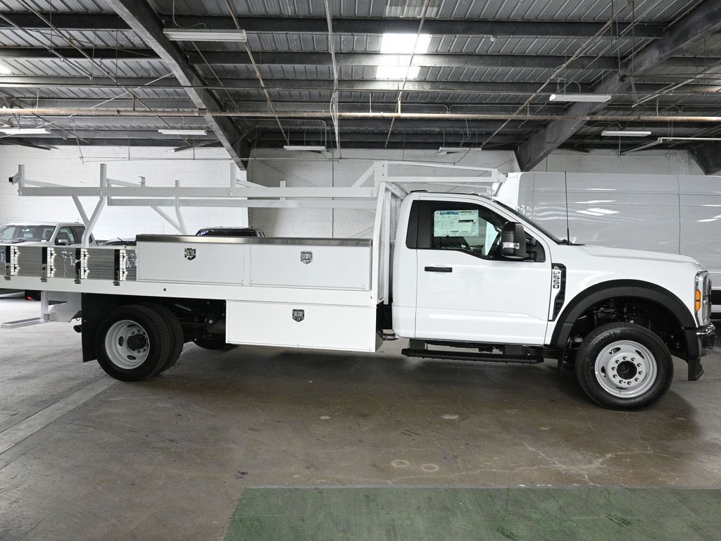 2025 Ford F-550 Chassis XL
