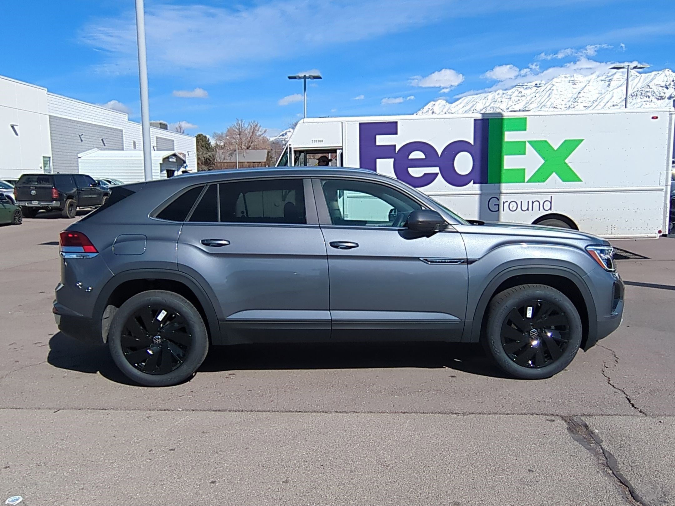 2025 Volkswagen Atlas Cross Sport SE Technology photo 2